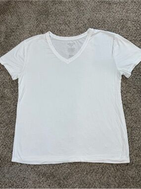 Nine West Soft Spun V-Neck Tee White Medium